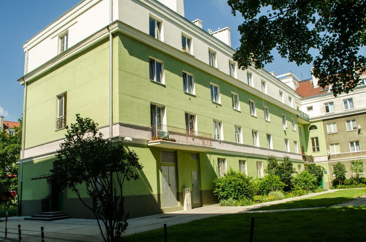Slow Life Apartment next to Metro Station Varsavia Esterno foto